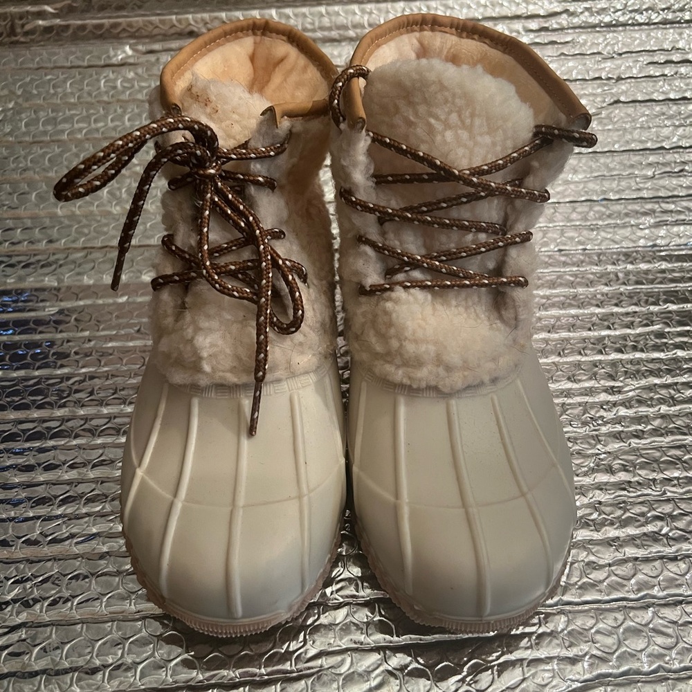 Magellan Outdoors Women's Off-White/Ivory Winter Boots